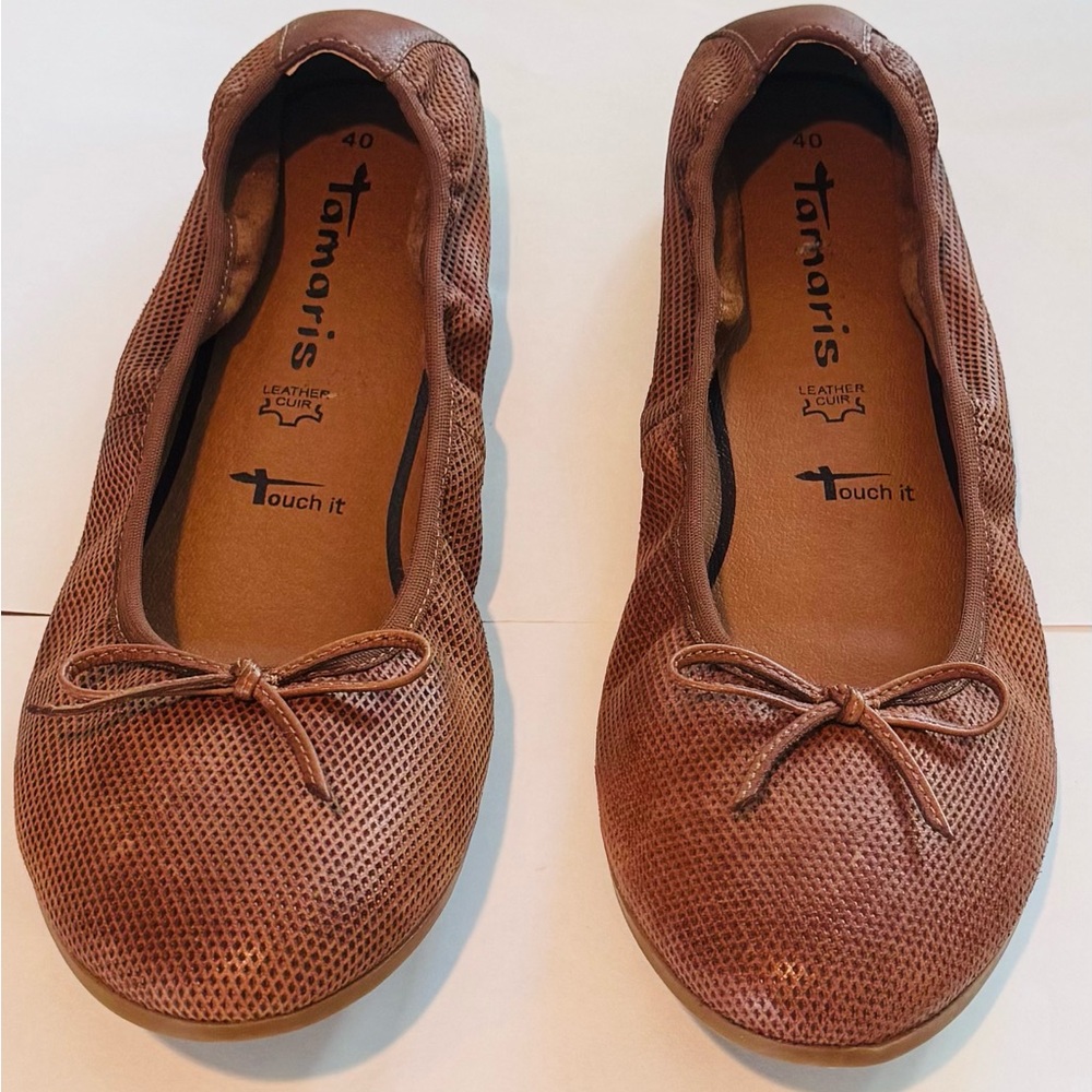 Tamaris Women's Brown Leather Flats